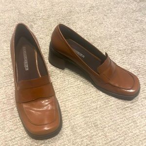 Nine West cloud 9 lt amber-brown leather heeled loafers sz 8.5